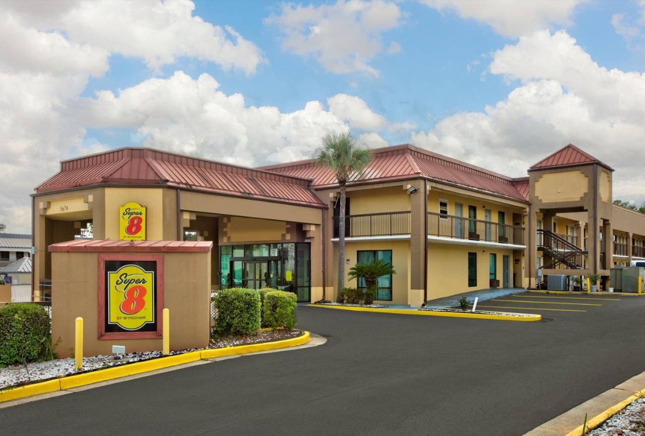 Super 8 By Wyndham Mobile/Tillmans Corner Motel Exterior photo