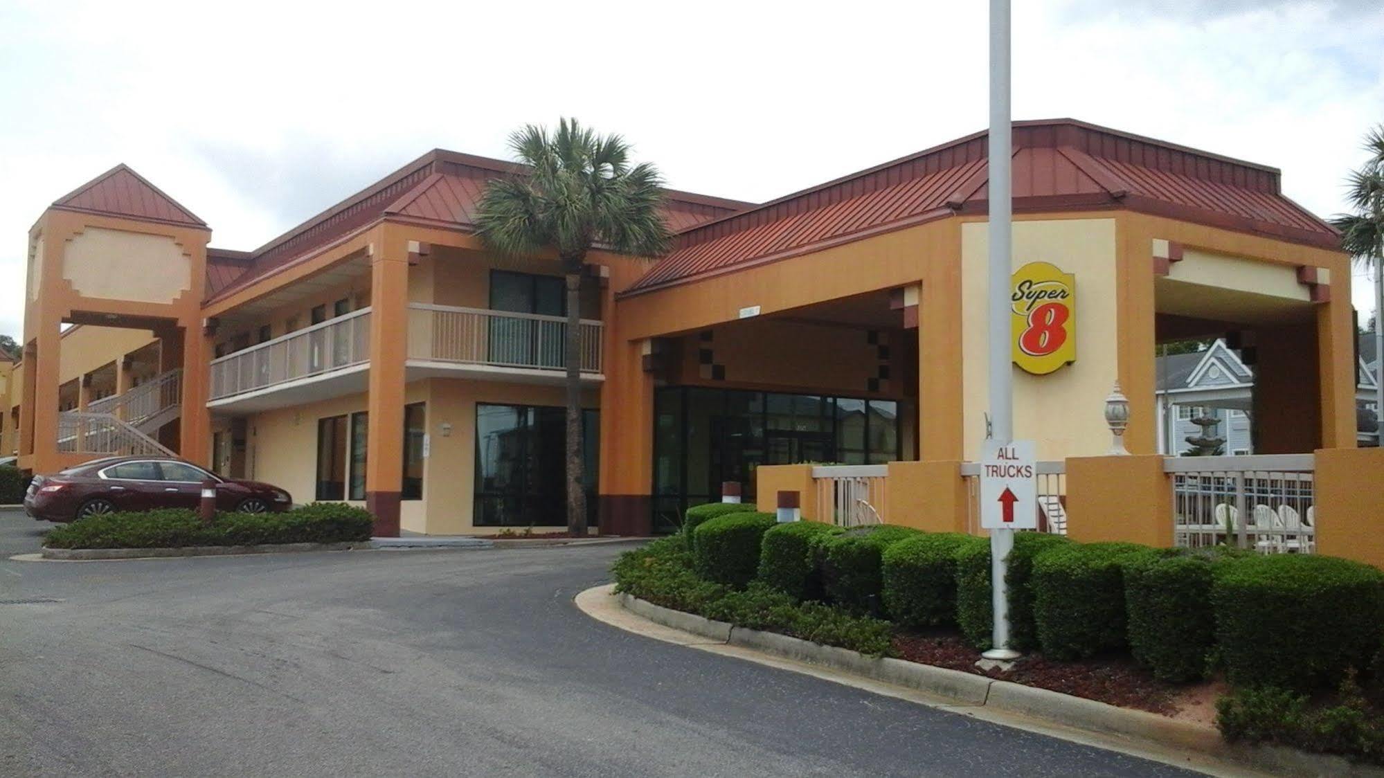 Super 8 By Wyndham Mobile/Tillmans Corner Motel Exterior photo